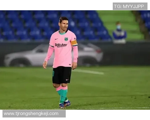 足球明星因肺炎住院治疗引发球迷广泛关注与担忧 足球明星因肺炎住院治疗引发球迷广泛关注与担忧